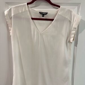 Express Cream Blouse with Short Sleeves and Relaxed Fit